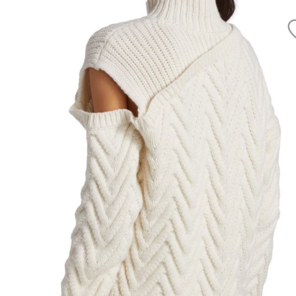 Gestuz Marsela knitted modern cut out “fisherman”sweater in ivory - Picture 2 of 9